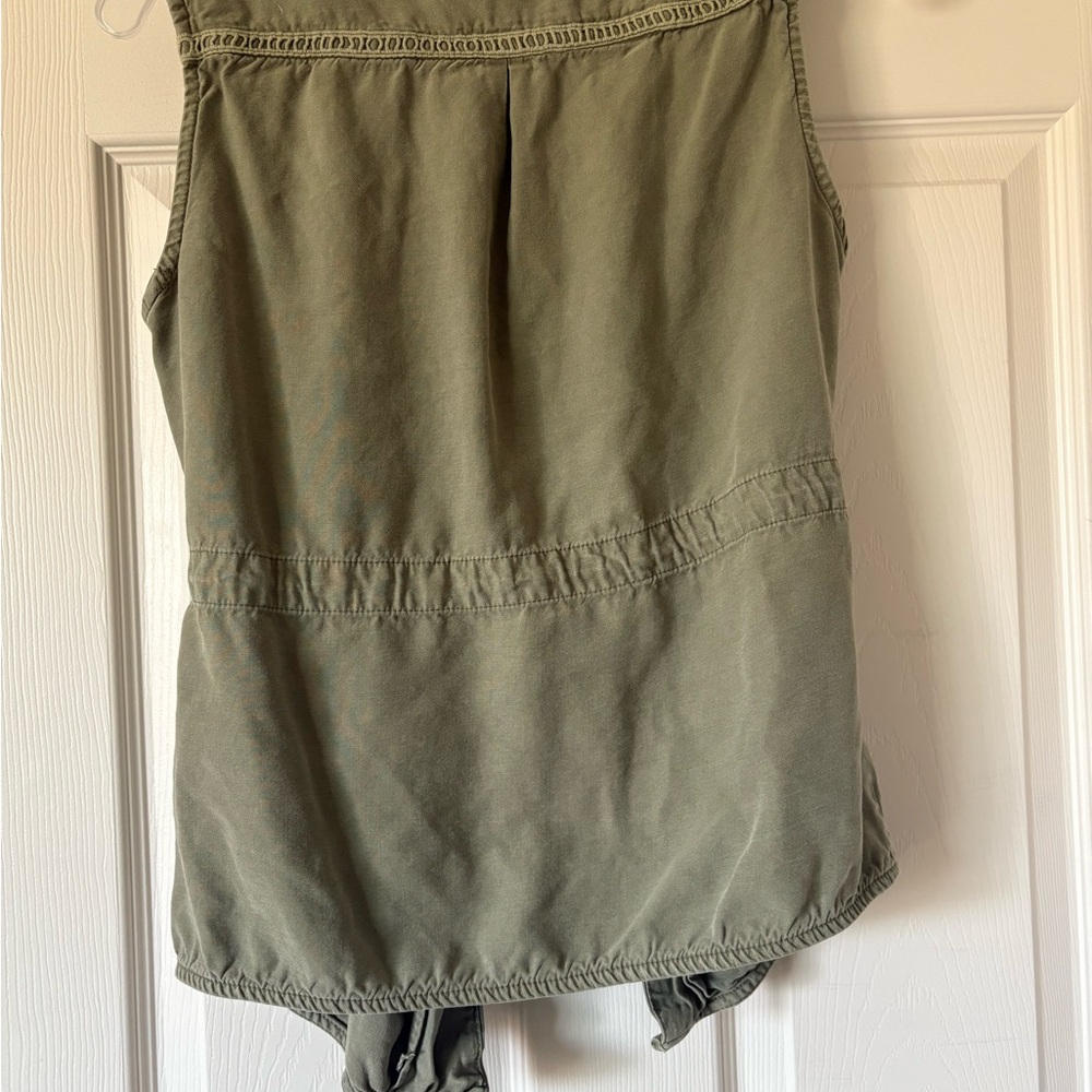 Green Hooded Vest with Drawstring - Picture 4 of 4